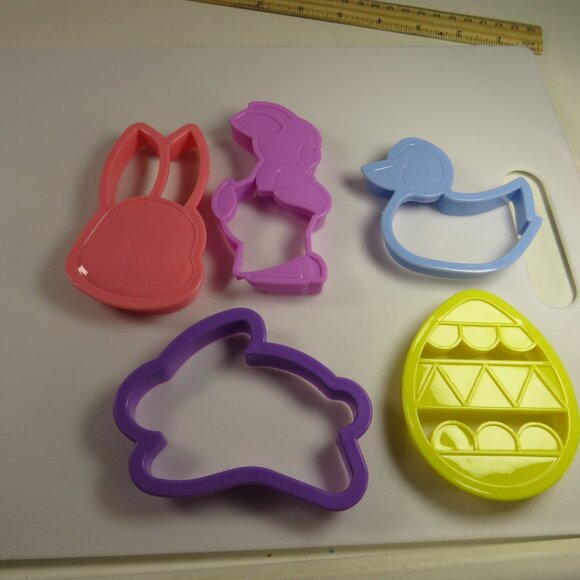 Cookie Cutters for Easter & Spring plastic Easter Rabbit Bunny, Egg, Duck - Picture 1 of 9